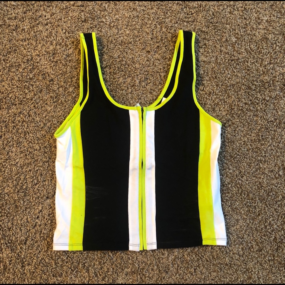 Neon zip crop top 💁🏼‍♀️💁🏼‍♀️